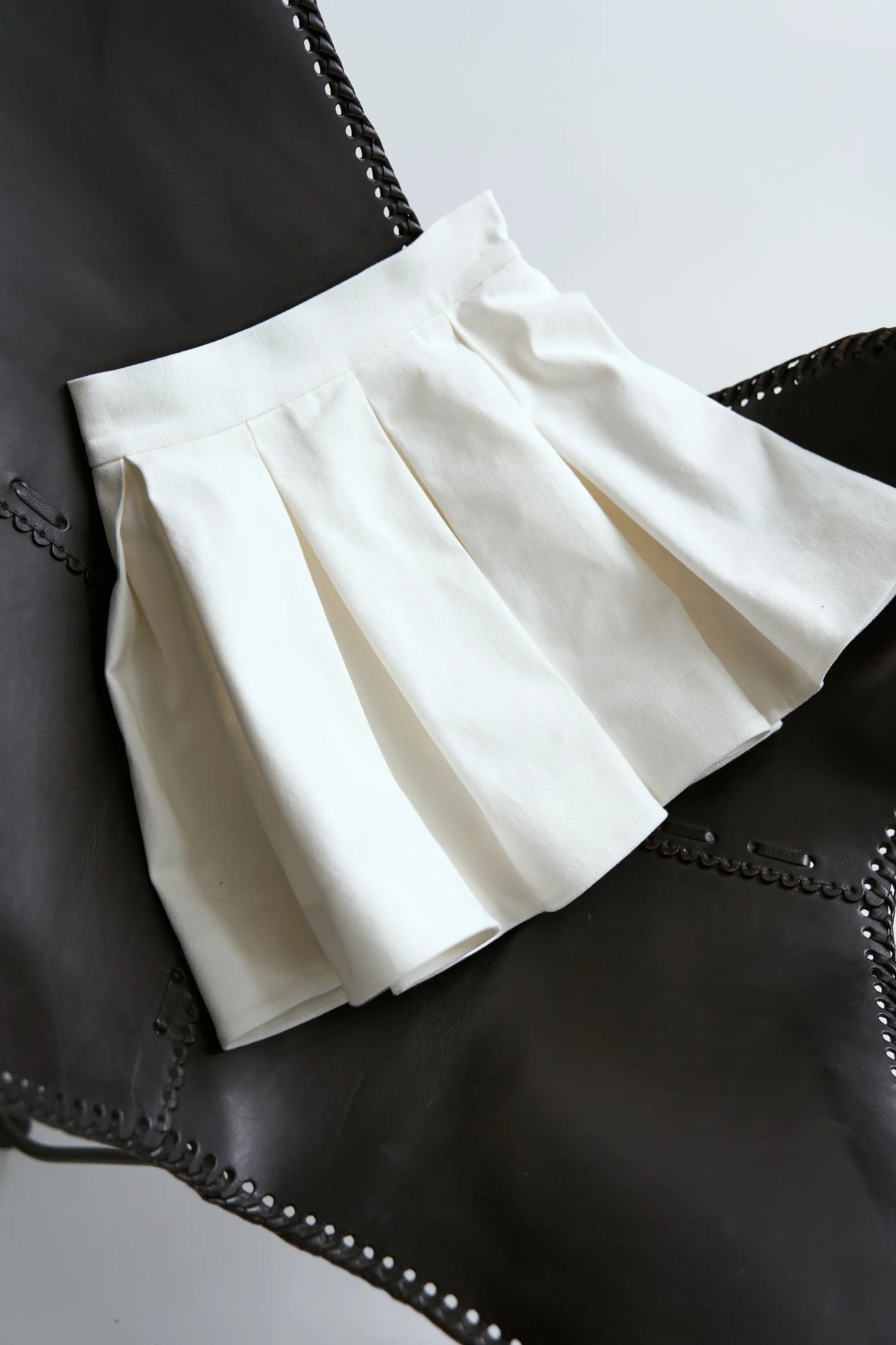 Milk cotton ruffle skirt