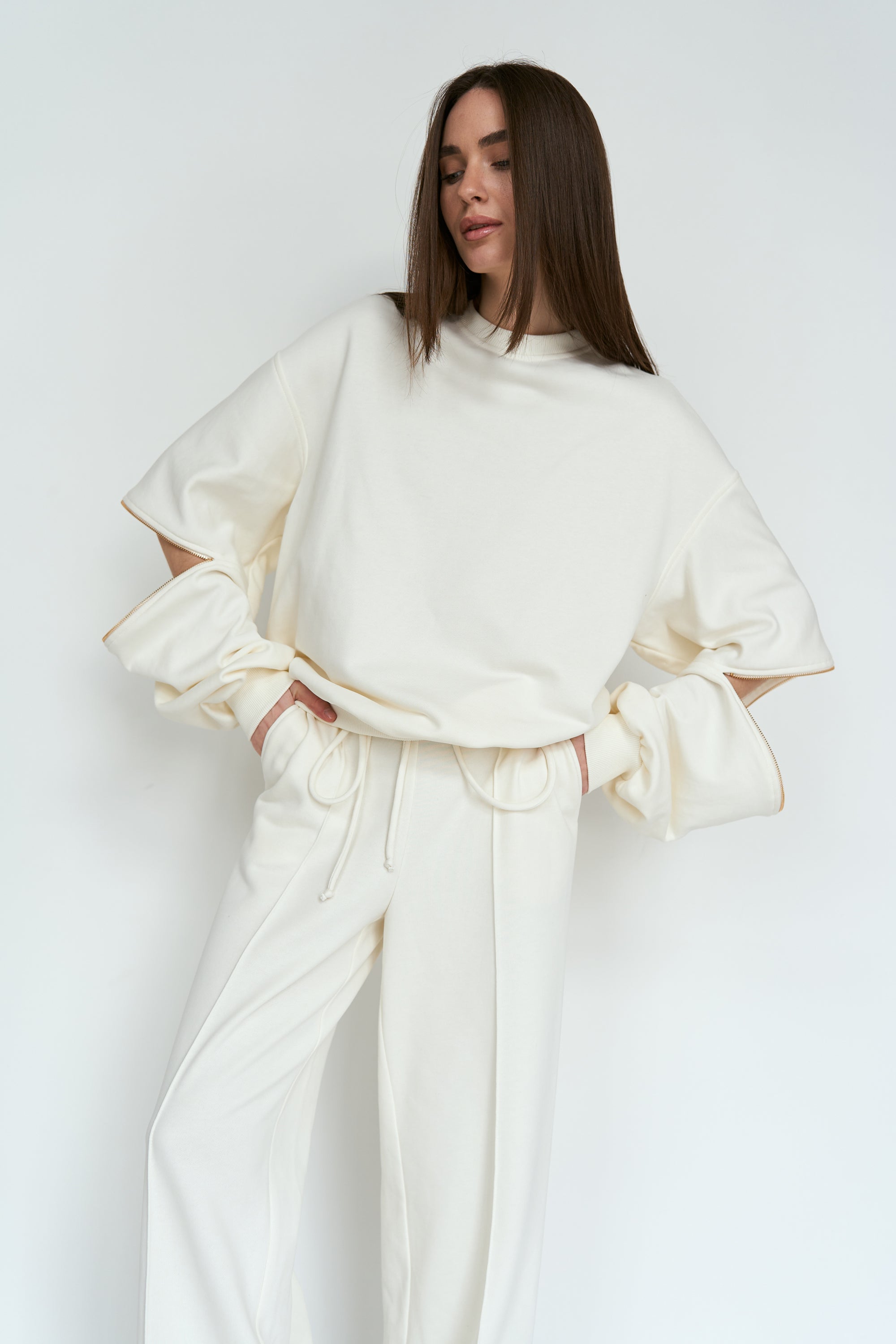 Sweatshirt with zippers cream