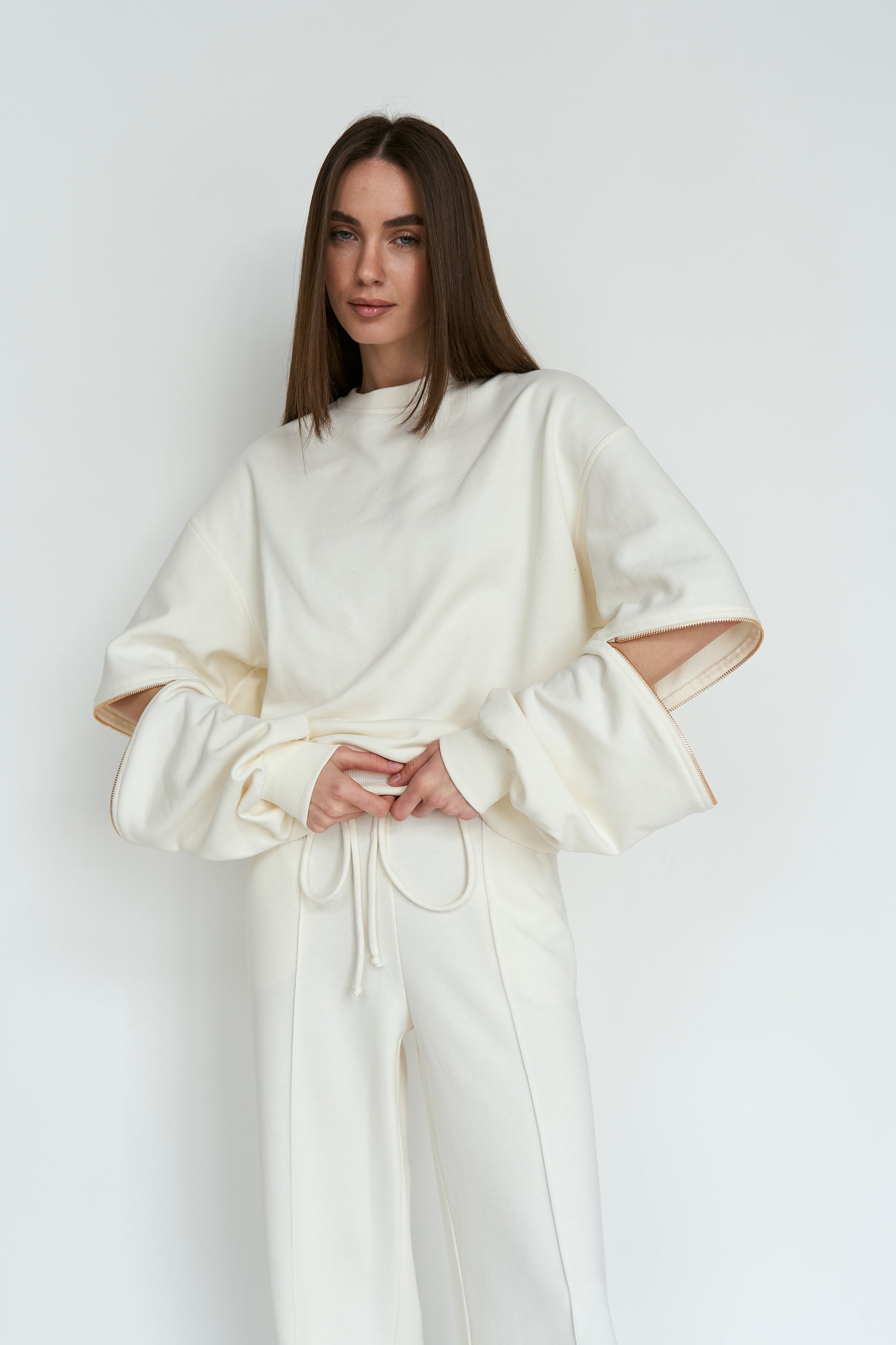 Sweatshirt with zippers cream
